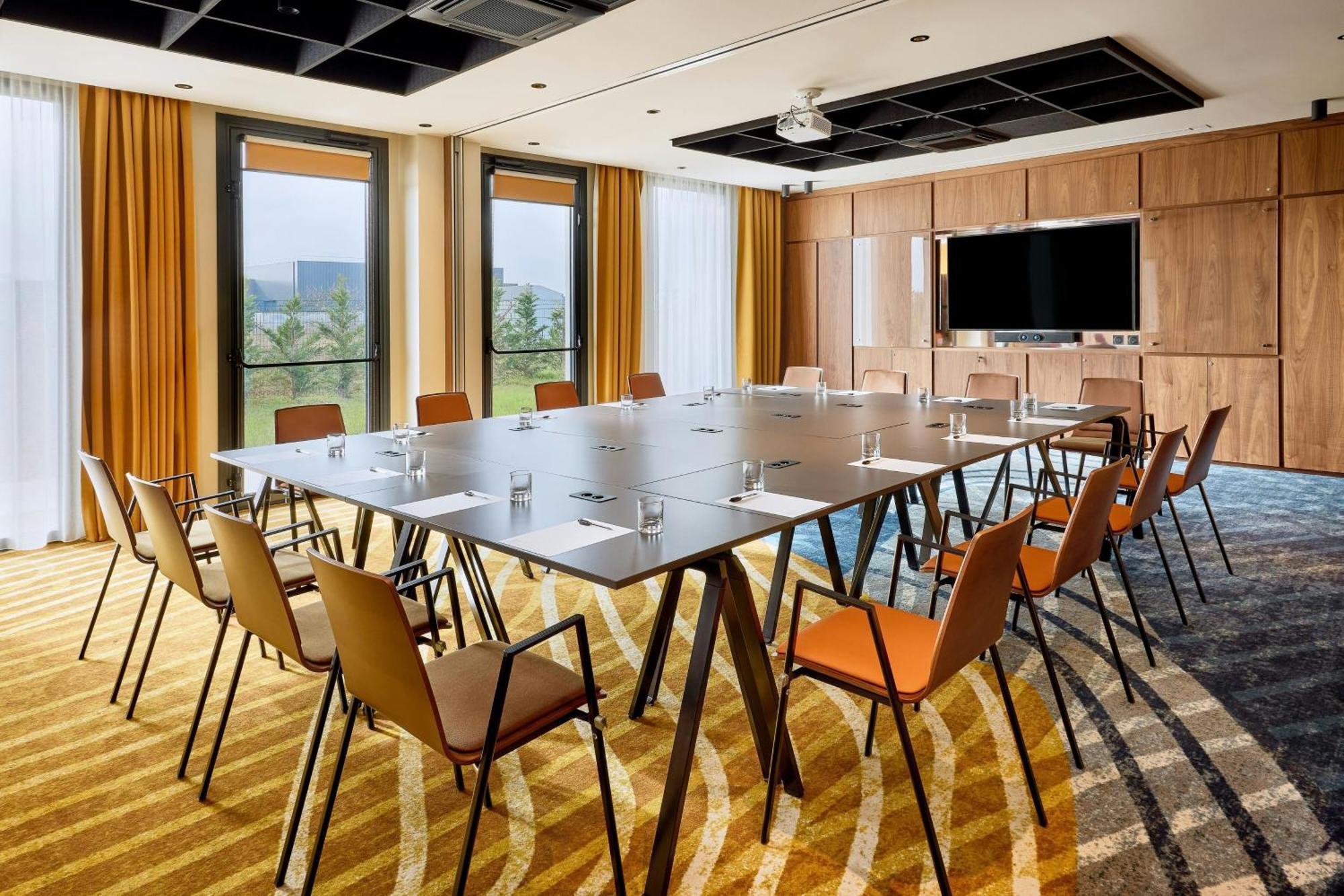 Courtyard By Marriott Lyon Eurexpo Stadium Genas Exterior photo
